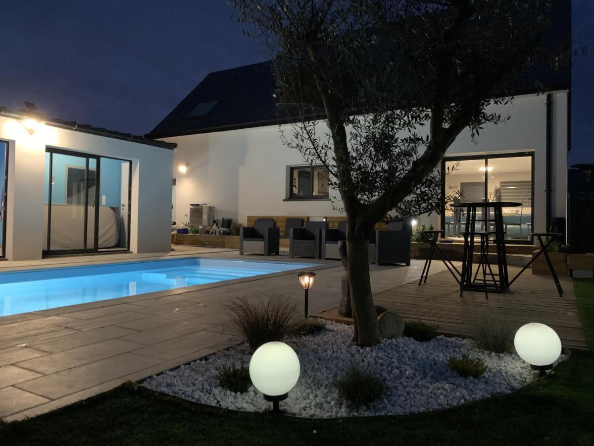 Maison 10 Pers En Bord De Mer Avec Piscine Chauffee Toute L'Annee, Spa Et Hamman Surzur المظهر الخارجي الصورة